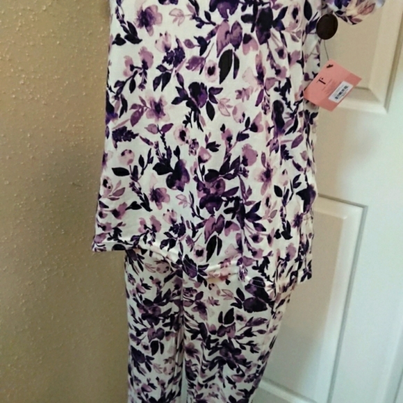 Thalia Sodi Sleepwear Set Includes pants and short sleeve top. Women's… - Picture 7 of 15